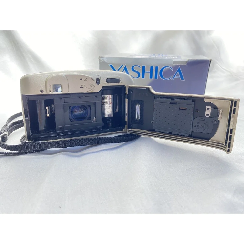 Yashica‎ EZS Zoom 105 35mm PANORAMIC Film Camera *NOT TESTED*